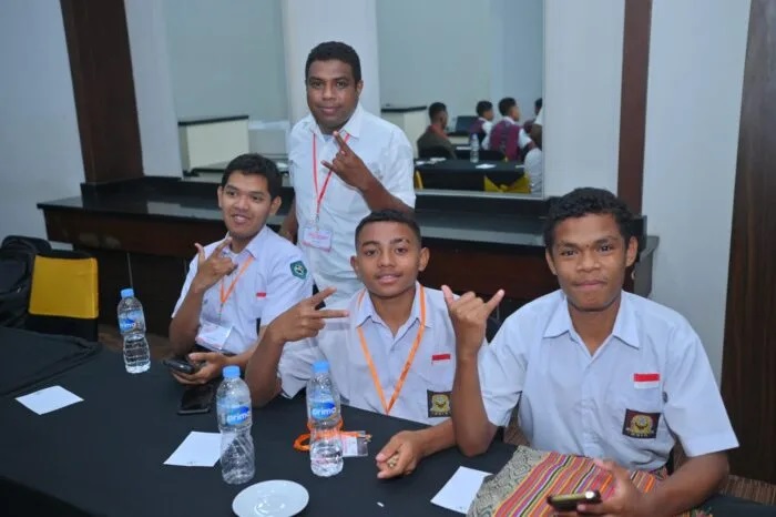 Siswa SMK Soe Ciptakan Alarm Pendeteksi Gerakan di IoT NTT Bootcamp 2026